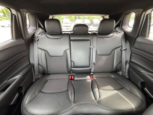 Used 2025 Jeep Compass Trailhawk AWD/4WD image 37