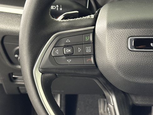 New 2025 Jeep Grand Cherokee L Altitude image 17