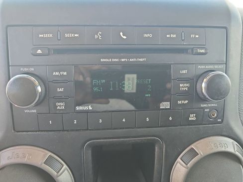 Used 2016 Jeep Wrangler Unlimited Sport w/ Connectivity Group image 16