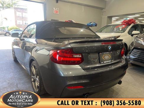 Used 2015 BMW M235i Convertible image 3