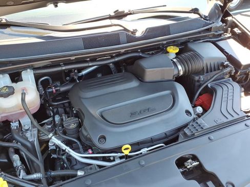 Used 2022 Chrysler Pacifica Pinnacle AWD/4WD image 27