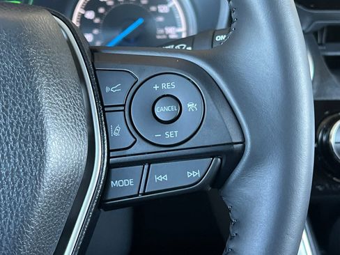 Certified 2024 Toyota Venza LE image 30