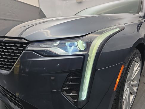Used 2022 Cadillac CT4 Luxury w/ Sun And Sound Package RWD image 11