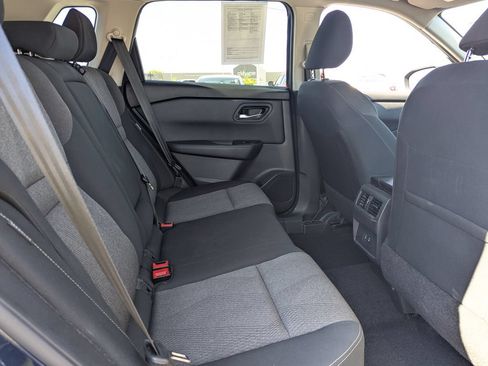 Used 2025 Nissan Rogue SV AWD/4WD image 33