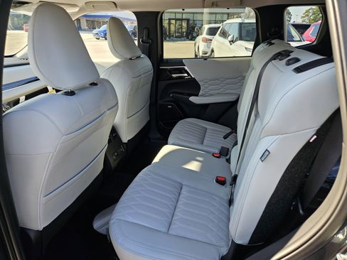 New 2026 Mitsubishi Outlander SEL image 10