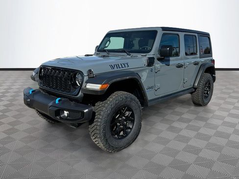 Used 2024 Jeep Wrangler Unlimited image 3