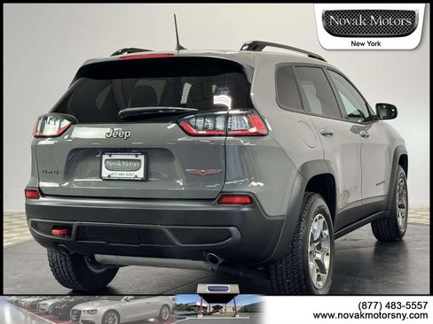 Used 2022 Jeep Cherokee Trailhawk w/ Premium Leather Package AWD/4WD image 8