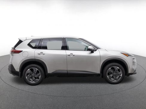 Used 2025 Nissan Rogue SV FWD image 8