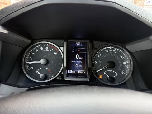 Used 2021 Toyota Tacoma TRD Sport image 17