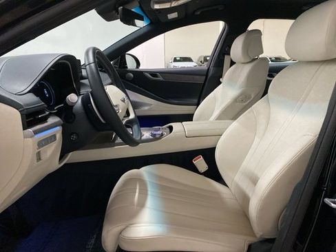 Used 2024 Genesis G80 image 17