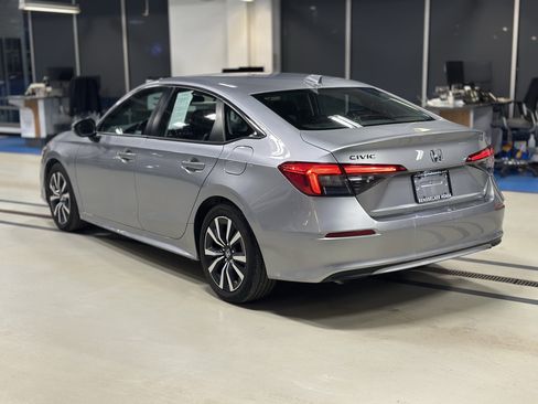 Used 2023 Honda Civic EX image 7
