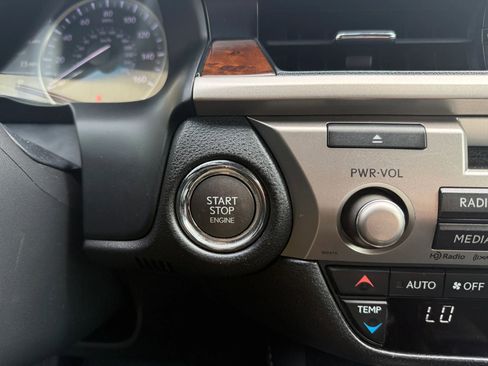 Used 2016 Lexus ES 350 w/ Navigation System Package FWD image 23