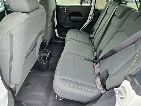 Used 2025 Jeep Wrangler Unlimited Sport AWD/4WD image 16