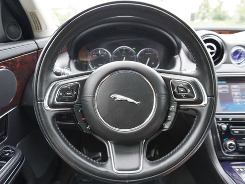 Used 2011 Jaguar XJ RWD image 24