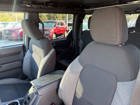 Used 2025 Ford Bronco Big Bend image 11