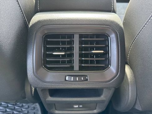 Used 2024 Volkswagen Taos SE w/ Panoramic Sunroof Package AWD/4WD image 21