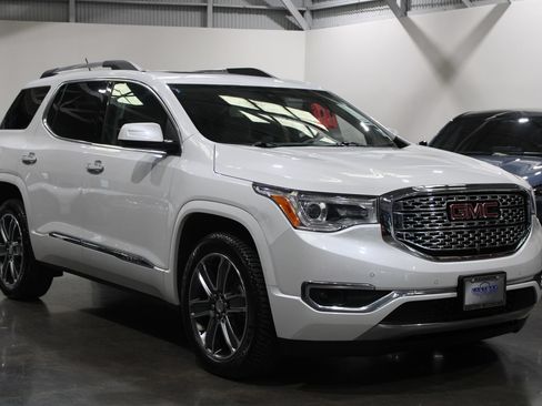 Used 2017 GMC Acadia Denali AWD/4WD image 4