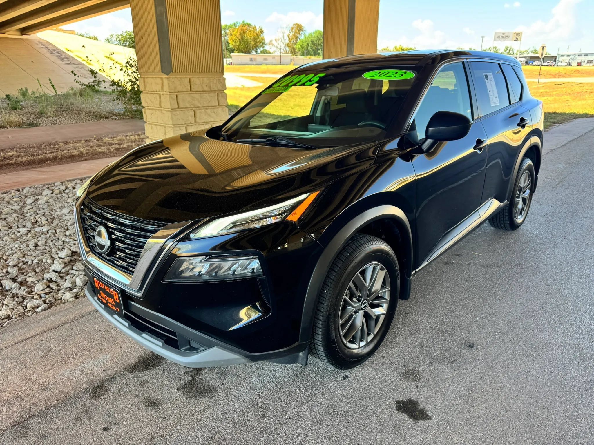 Used 2023 Nissan Rogue S FWD image 7