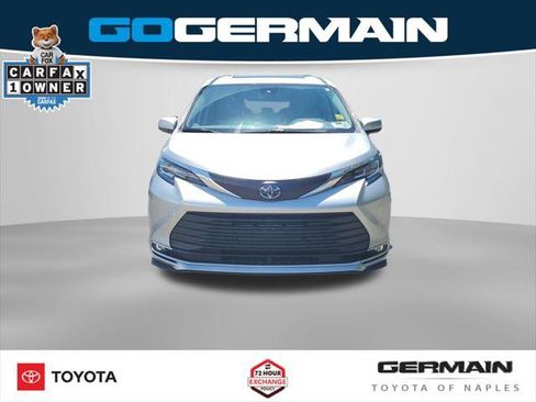 Certified 2021 Toyota Sienna XLE FWD image 3