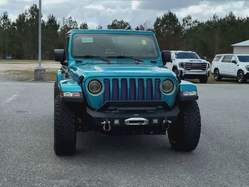 Used 2020 Jeep Wrangler Unlimited Sahara image 3