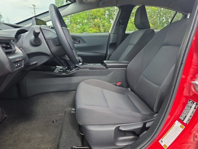 Used 2025 Toyota Prius LE FWD image 10