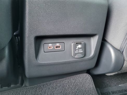 Used 2025 Nissan Frontier SV w/ SV Convenience Package image 19