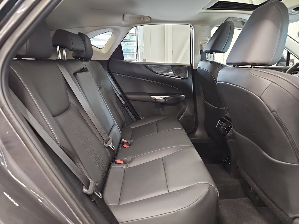 Used 2025 Lexus NX 250 AWD w/ Accessory Package (2T) image 28