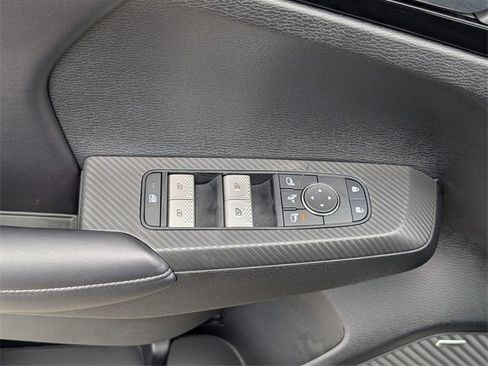 New 2025 Mitsubishi Outlander SE image 11