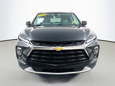 Used 2024 Chevrolet Blazer LT image 2