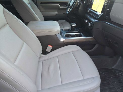 Certified 2024 GMC Sierra 1500 SLT image 15