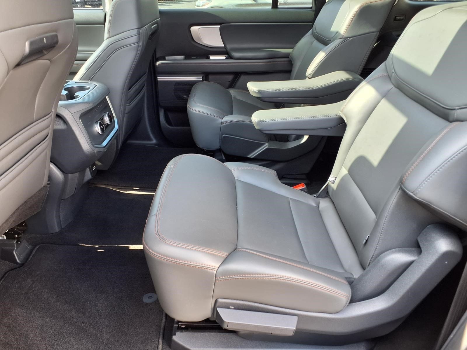 Used 2025 Ford Expedition Max Active RWD image 11