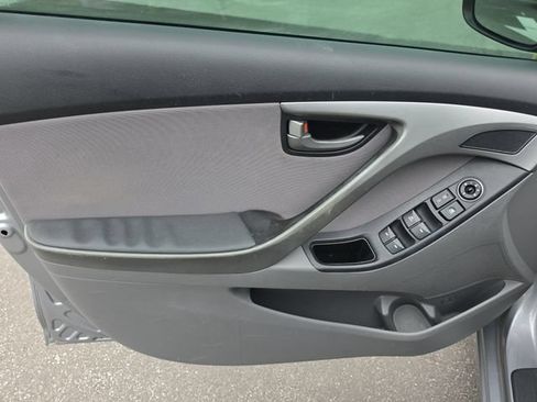 Used 2015 Hyundai Elantra SE w/ Option Group 02 FWD image 15
