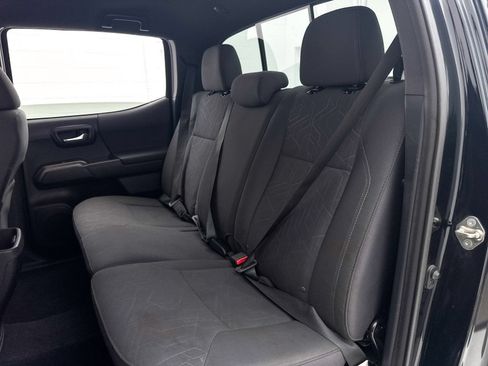 Used 2019 Toyota Tacoma TRD Off-Road AWD/4WD image 25