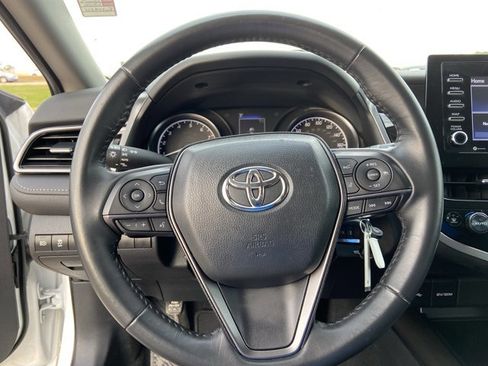Used 2024 Toyota Camry SE image 34