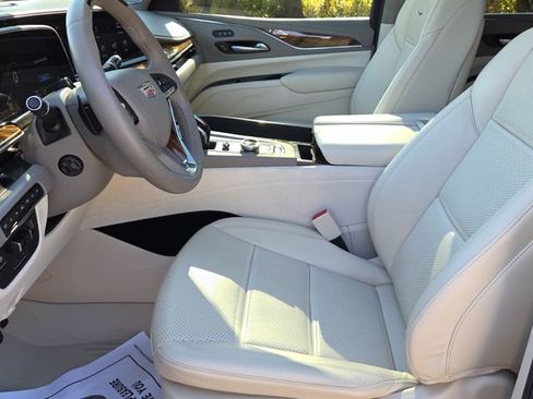 Used 2024 Cadillac Escalade Premium Luxury Platinum w/ LPO, Floor Liner Package AWD/4WD image 21