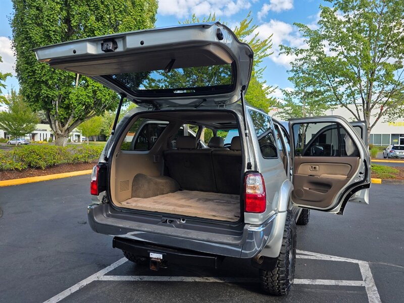 Used 2002 Toyota 4Runner SR5 AWD/4WD image 28