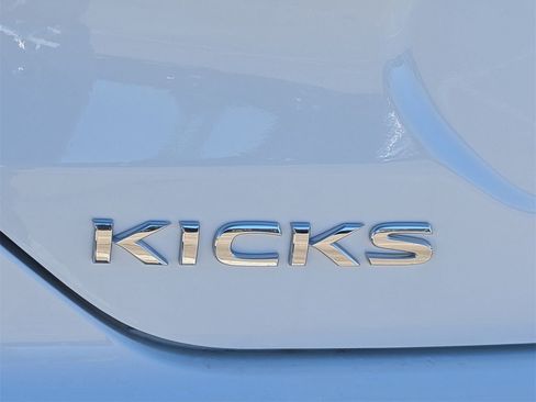 New 2025 Nissan Kicks Play S image 7
