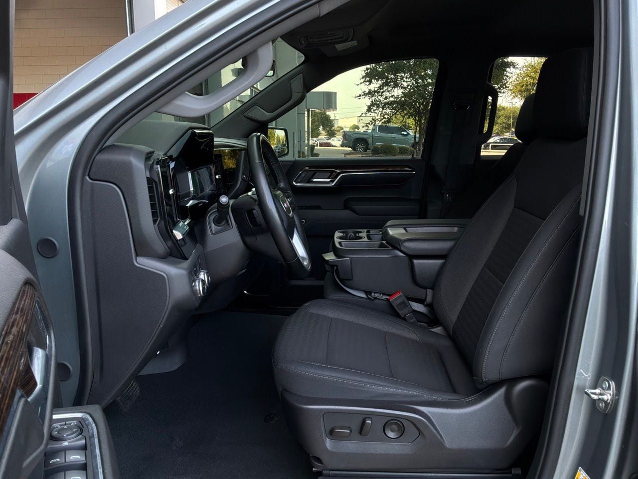 Used 2024 GMC Sierra 1500 Elevation AWD/4WD image 12