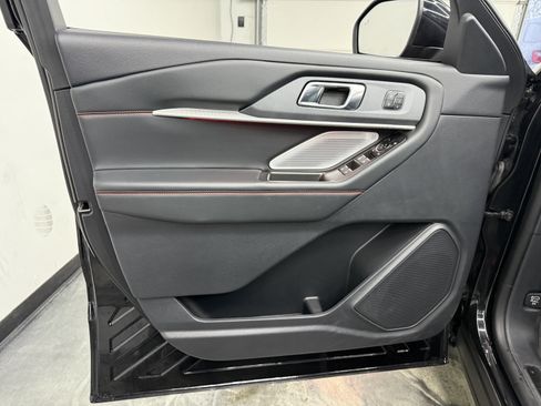 Used 2025 Ford Explorer ST image 14