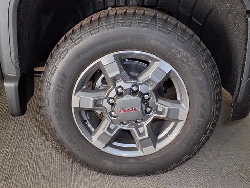 New 2026 GMC Sierra 2500 SLE w/ Max Trailering Package AWD/4WD image 4