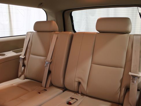 Used 2011 Chevrolet Suburban LTZ image 21