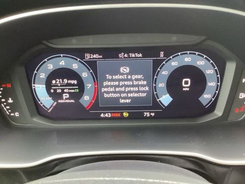 Used 2023 Audi Q3 2.0T Premium image 16