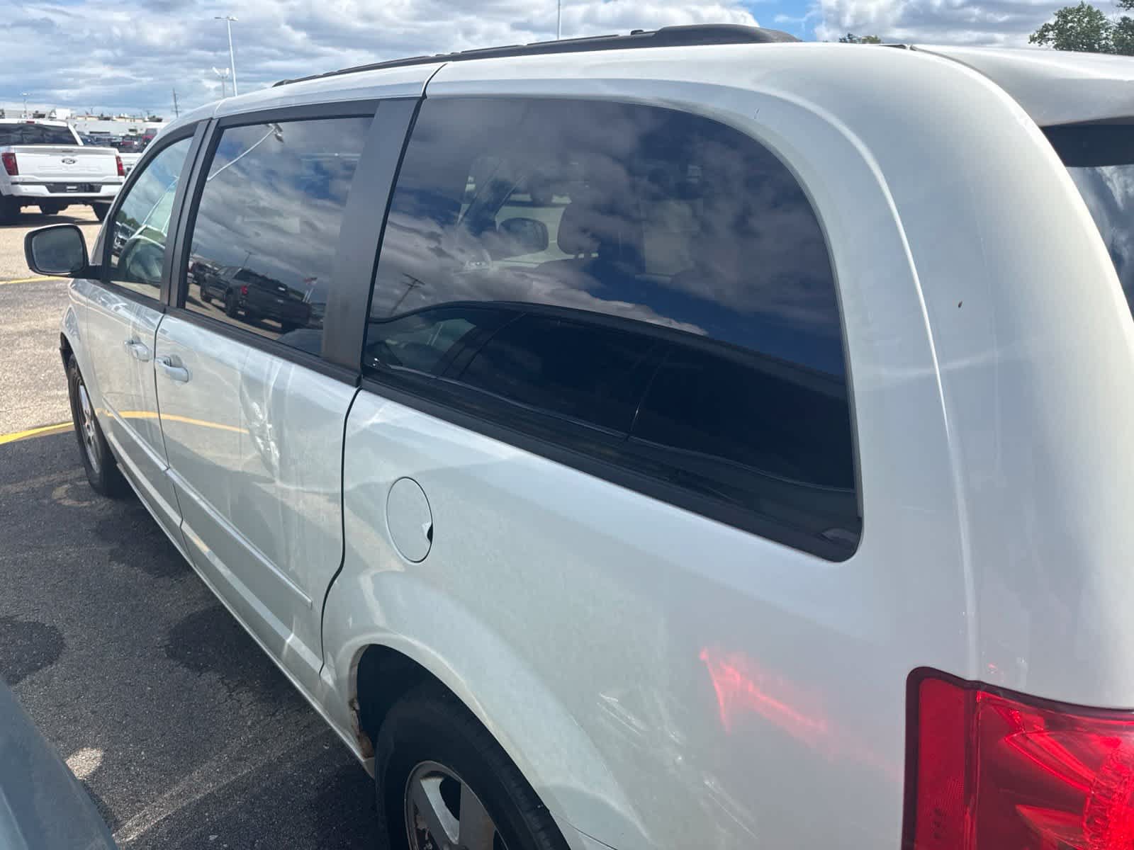 Used 2013 Dodge Grand Caravan SXT FWD image 16