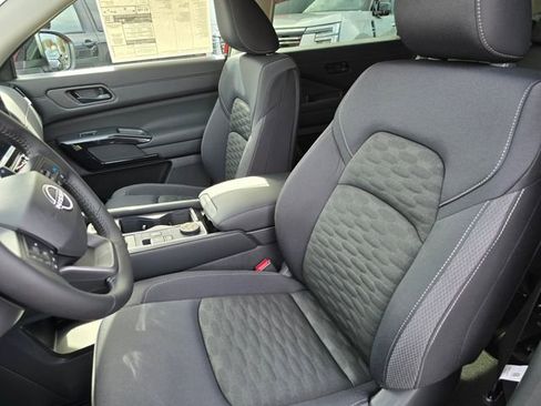 New 2026 Nissan Pathfinder SV image 21