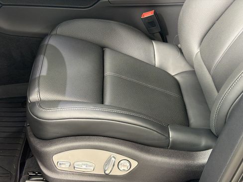 Certified 2026 Porsche Macan AWD/4WD image 14