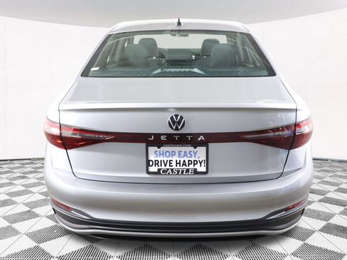 Used 2025 Volkswagen Jetta Sport image 21