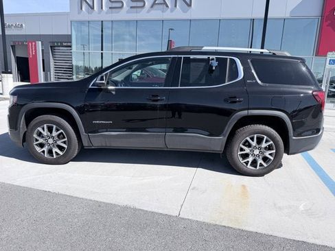 Used 2023 GMC Acadia SLT AWD/4WD image 2