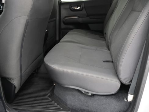 Used 2016 Toyota Tacoma TRD Off-Road image 31