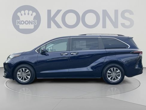 Used 2023 Toyota Sienna XLE FWD image 5