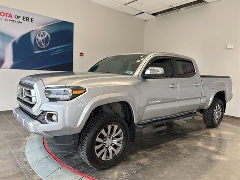Used 2023 Toyota Tacoma Limited image 2